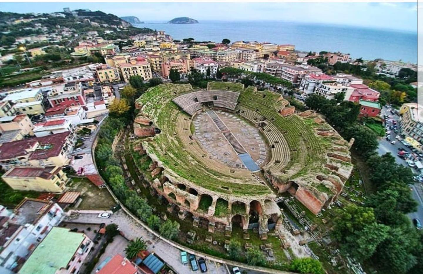 Dimora Flegrea Room & Breakfast Pozzuoli Exterior photo